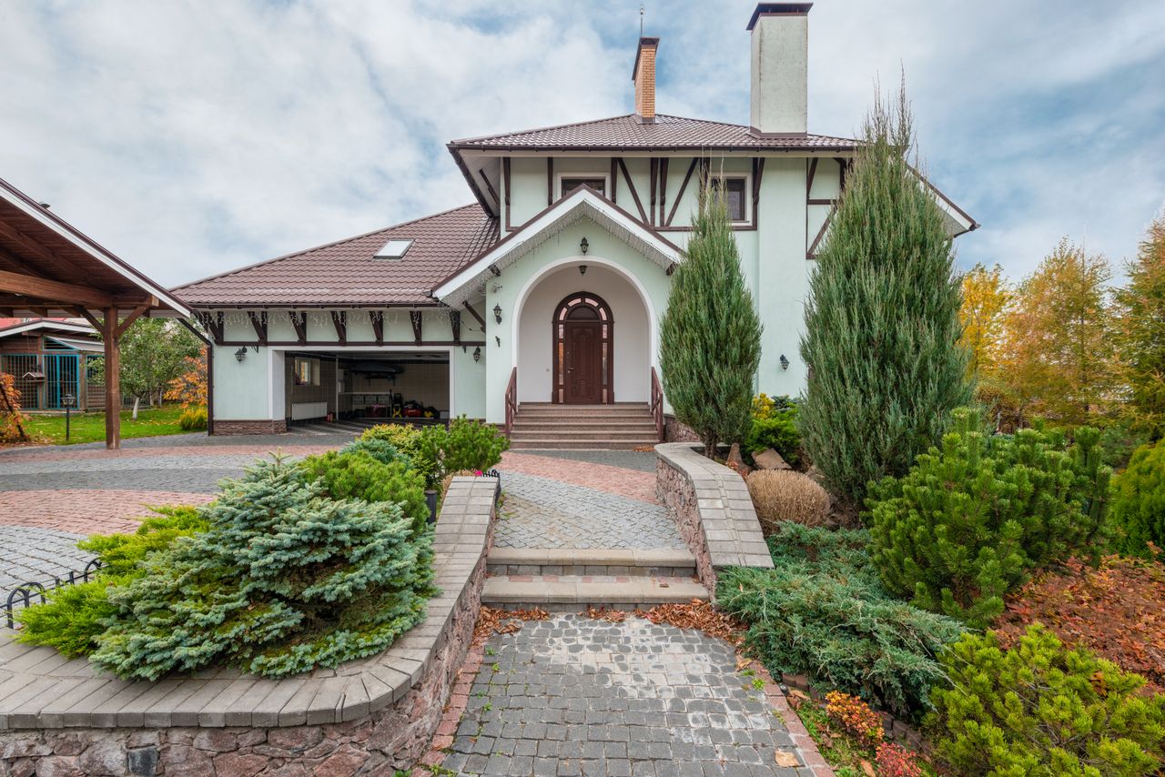 What Should You Fix to Improve Curb Appeal?
